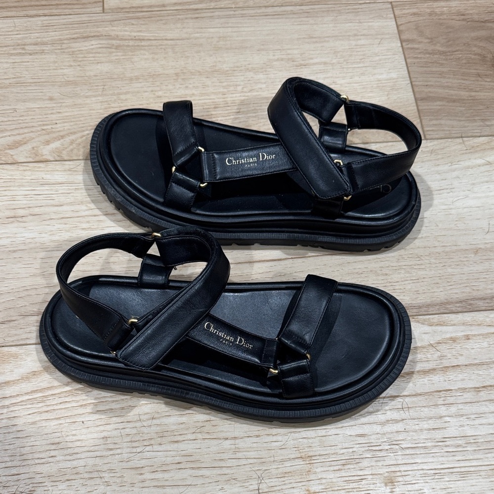 Christian DIOR
D-Wave Sandals